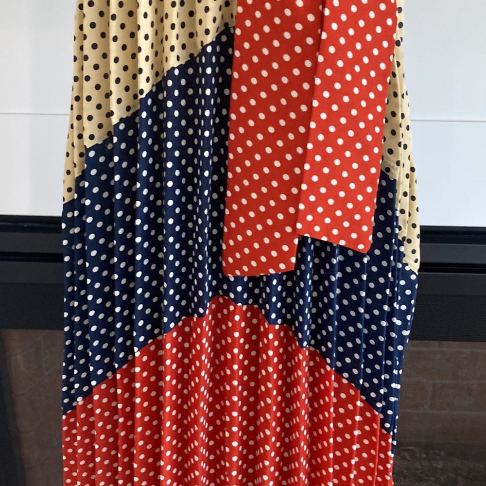 Dress - Picture 4 of 5
